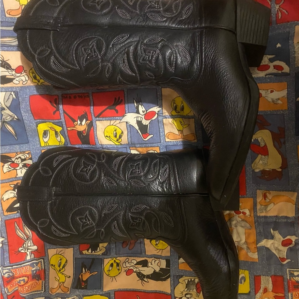 Ariat cowboy boots, black leather, NWOT, size 5.5 - Picture 2 of 5